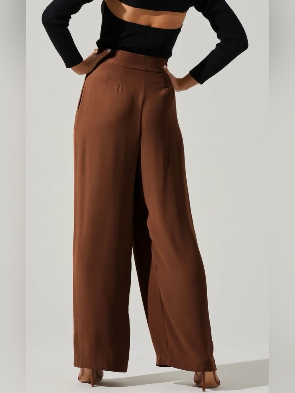 ASTR The Label Kara Criss-Cross Pleated
Wide Leg Pants. M. NWT - Picture 3 of 6